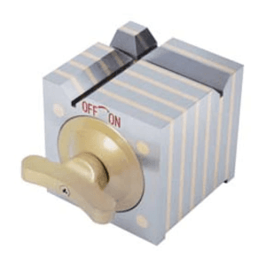 Insize 4 inch / 100 x 100 x 100 mm Magnetic Square Block With V Groove, 6539-100
