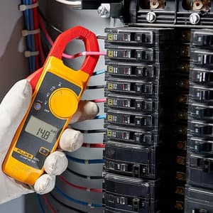 Fluke 302+ 400A AC CAT III Digital Clamp Meter