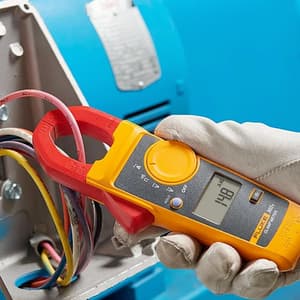 Fluke 302+ 400A AC CAT III Digital Clamp Meter