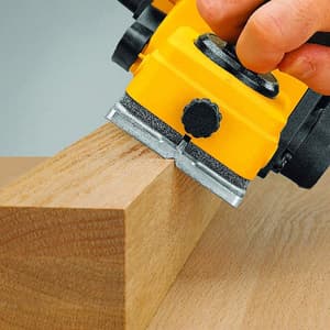 Dewalt 550W 82mm Width Portable Hand Planer, D26676-IN