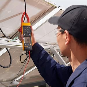 Fluke 393 FC 1000V / 1500V Solar Clamp Meter (CAT III 1500 V)