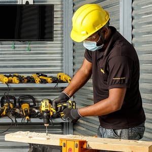 Dewalt 18V / 13mm XR Lithium-Ion Cordless Hammer Drill Machine Driver with Brushless Motor & 2x1.5 Ah Batteries Included, DCD777S2T-QW