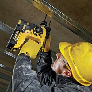 Dewalt 18V / 4.0 Ah Li-ion 24mm 3 Mode SDS - Plus Hammer (Cordless), DCH253M2-QW