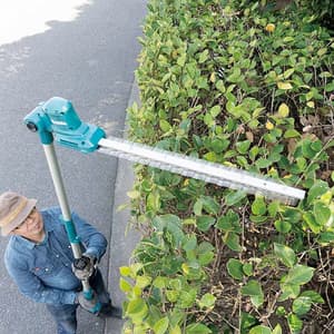 Makita 18V LXT 46 cm Cordless Pole Hedge Trimmer with Charger & 1 Pcs 3.0Ah Battery, DUN461WSF