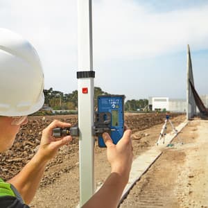 Bosch 300 Mtr Professional Laser Receiver For Quick & Easy Levelling, LR 45