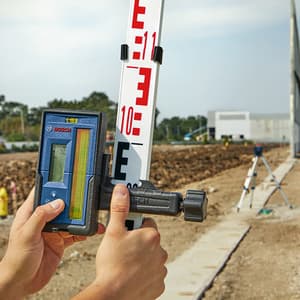Bosch 300 Mtr Professional Laser Receiver For Quick & Easy Levelling, LR 45
