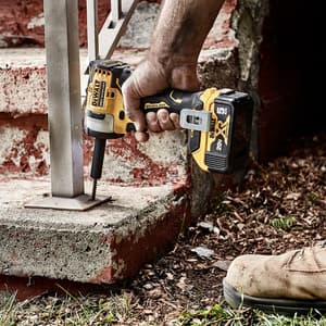 Dewalt 20V / 12.7 mm Cordless Brushless Impact Wrench With 2x5.0 Ah Batteries, Charger & Hog Ring Anvil Kit, DCF911P2-IN