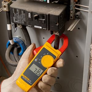Fluke 323 400A True-RMS Clamp Meter