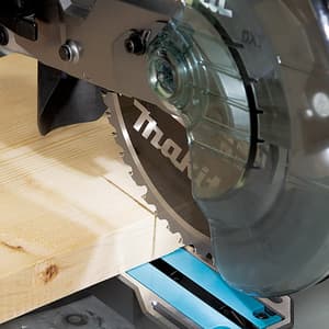 Makita 40Vmax XGT BL 216 mm (8-1/2") Cordless Slide Compound Miter Saw with LED Light (Bare Tool), LS002GZ