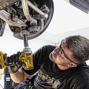 Dewalt 18V / 400Nm XR Li ion 1/2 inch Cordless Impact Wrench with Brushless Motors 2x5.0Ah Batteries Included, DCF894P2-QW