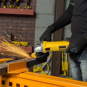 Dewalt 125mm / 5 inch 950W Heavy Duty Medium Angle Grinder With (Slide Switch), DWE4115-IN01