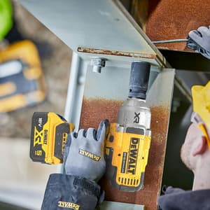 Dewalt 18V / 1/2 Inch XR Cordless Brushless High Torque Impact Wrench (Bare Tool), DCF900N-B1
