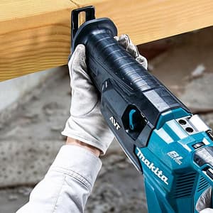 Makita 40Vmax XGT BL 32 mm (1-1/4") Cordless Reciprocating Saw with Rapid Charger & 2 Pcs 2.5Ah Batteries, JR002GD201