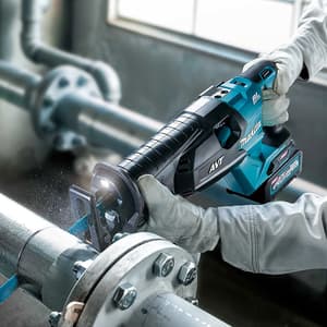 Makita 40Vmax XGT BL 32 mm (1-1/4") Cordless Reciprocating Saw with Rapid Charger & 2 Pcs 2.5Ah Batteries, JR002GD201