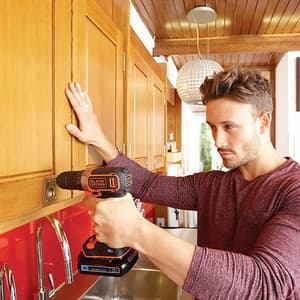 Black+Decker 18V / 10mm Li-ion Cordless Variable Speed Reversible Smart-Tech Cordless Drill Driver, BDCDC18KST-GB