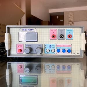Metravi 4-1/2 Digit 230V AC Bench Type mV mA Calibrator, CAL-402-4