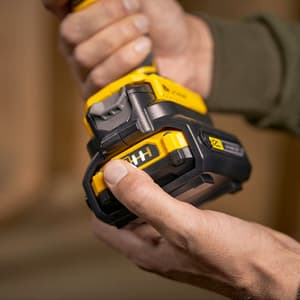 Stanley Fatmax 20V Max Li-ion Battery Adaptor, SBA100-B1