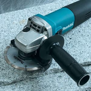Makita 100 mm / 4 inch, 840W Angle Grinder (Slide Switch), 9556HN