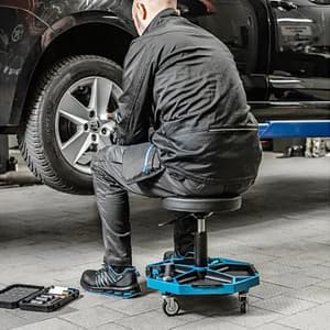 Hogert 370 - 520 mm Adjustable workshop Seat, HT7G559