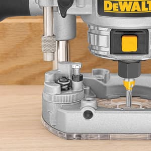 Dewalt 900W 8mm Variable Speed Plunge Router, D26203-QS