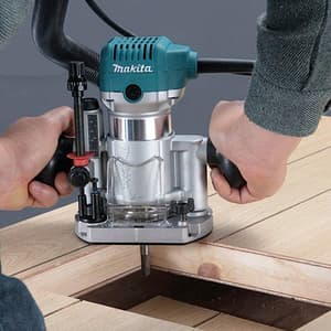 Makita 6mm (1/4") / 8mm (3/8") 710W Variable Speed Trimmer, RT0700C