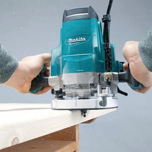 Makita 12 mm (1/2 Inch) 1650 W Plunge Router, M3600B