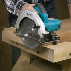Makita 185 mm (7-1/4") 1050 W Circular Saw, M5801B