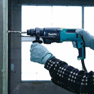 Makita 22 mm / 710 W SDS-PLUS Rotary Hammer, M8700B