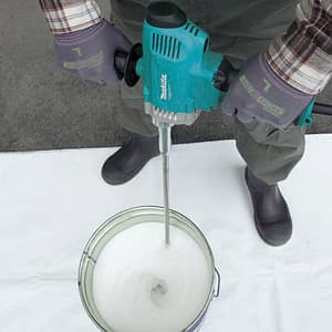 Makita 165 mm (6-1/2") 800 W Variable Speed Mixer, M6600B