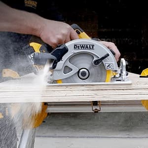 Dewalt 18V / 184mm XR Li-ion Cordless Brushless Kitted Circular Saw with 2x5.0Ah Batteries Included, DCS570P2-QW
