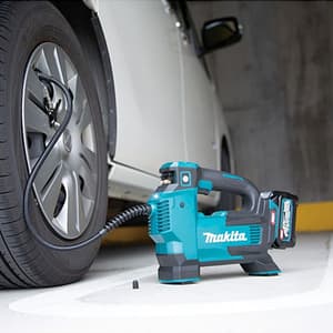 Makita 40Vmax XGT Li-Ion 65 cm (25-1/2") Cordless Inflator (Bare Tool), MP001GZ