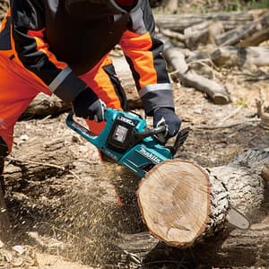 Makita 18V X 2 (36V) LXT Brushless 350 mm / 14 Inch Cordless Chain Saw (Bare Tool), DUC355Z