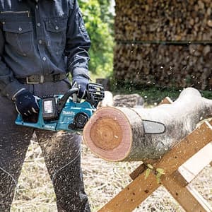 Makita 18V X 2 (36V) LXT Brushless 350 mm / 14 Inch Cordless Chain Saw (Bare Tool), DUC353Z