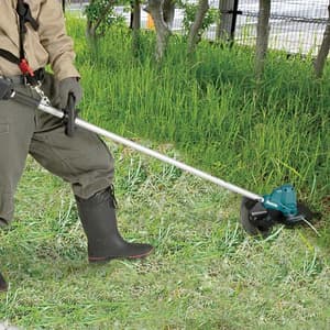 Makita 18V LXT BL 3-Speed Cordless Loop Handle Grass Trimmer with Rapid Charger & 2 Pcs 5.0Ah Batteries, DUR190LRT1