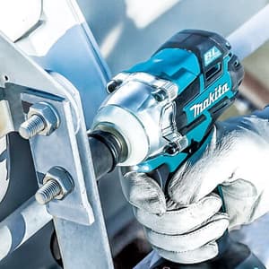 Makita 18V LXT BL 280 Nm Cordless Impact Wrench with Rapid Charger & 1 Pcs 3.0Ah Battery, DTW285RFE