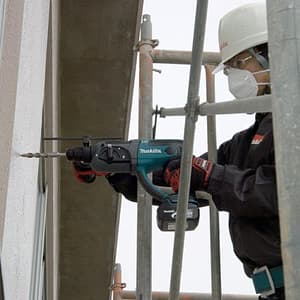 Makita 18V LXT Li-Ion / 20 mm (13/16") SDS-PLUS Cordless Combination Hammer with Rapid Charger & 1 Pcs 3.0Ah Battery, DHR202RFE
