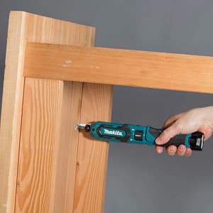 Makita 7.2V Li-Ion 25 N·m Cordless Impact Driver (Two-Position) with Charger & 2 Pcs 1.35h Battery, TD022DSE