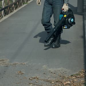 Makita 24.5 ml / 4 Stroke (MM4) Hand Held Blower, BHX2500