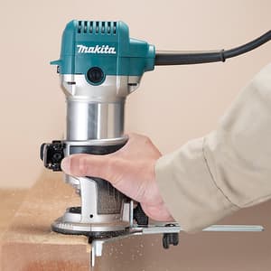 Makita 6mm (1/4") 710W Variable Speed Trimmer With Anti-Restart Function, RT0702C