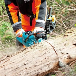 Makita 40Vmax XGT BL 400 mm (16") Cordless Chain Saw With Tool-less Tension Adjustment with Rapid Charger & 1 Pcs 5.0Ah Battery, UC016GT101