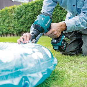 Makita 40Vmax XGT BL Cordless Dust Blower with Rapid Charger & 1 Pcs 2.0Ah Battery, AS001GA101