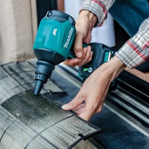 Makita 40Vmax XGT BL Cordless Dust Blower with Rapid Charger & 1 Pcs 2.0Ah Battery, AS001GA101