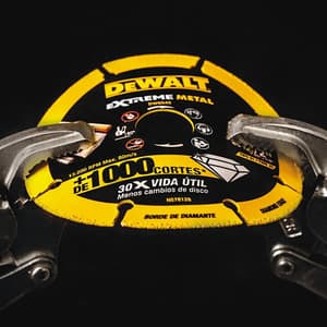 Dewalt 9 inch / 230 mm Extreme Diamond Edge Cutoff Wheel-30x Life, DW8590-IN