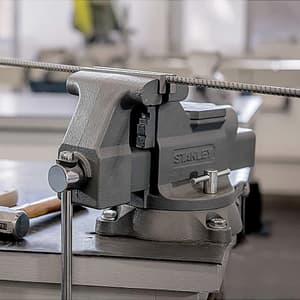 Stanley 100 mm / 4 Inch Heavy Duty Bench Vice, 1-83-066