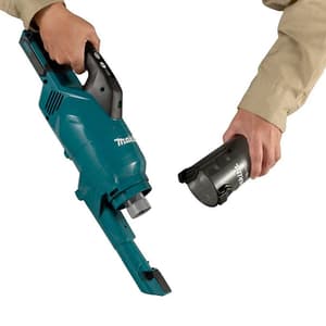 Makita 40Vmax XGT BL 250 ml Cordless Cyclone Attachment Vacuum Cleaner with Rapid Charger & 2 Pcs 2.5 Ah Batteries, CL003GD201