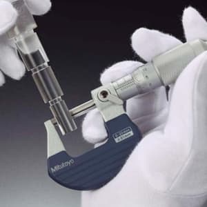 Mitutoyo 0 - 25 mm Outside Micrometer with Rachet Thimble, 102-707