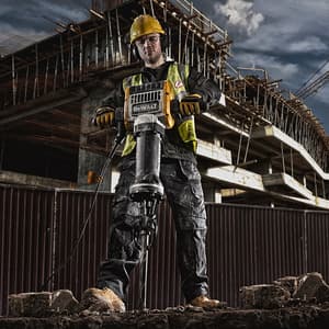 Dewalt 2100W  28mm 960 Beats/min Demolition Breaker with Active Vibration Control Includes Stand Chisel-Perform & Protect Shield, D25981K-QS