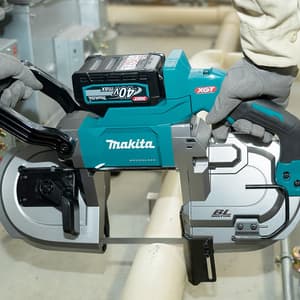 Makita 40Vmax XGT BL 127 mm (5") Cordless Portable Band Saw with Rapid Charger & 2 Pcs 4.0Ah Batteries, PB002GM201