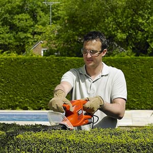 Black+Decker 420W Hedge Trimmer 45 cm Blade, GT4245-B1