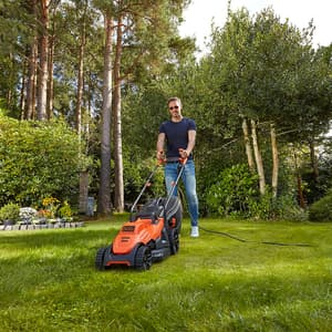 Black+Decker 34cm 1400W Rotary Lawnmower With Ergonomic Handle Design, BEMW461BH-GB